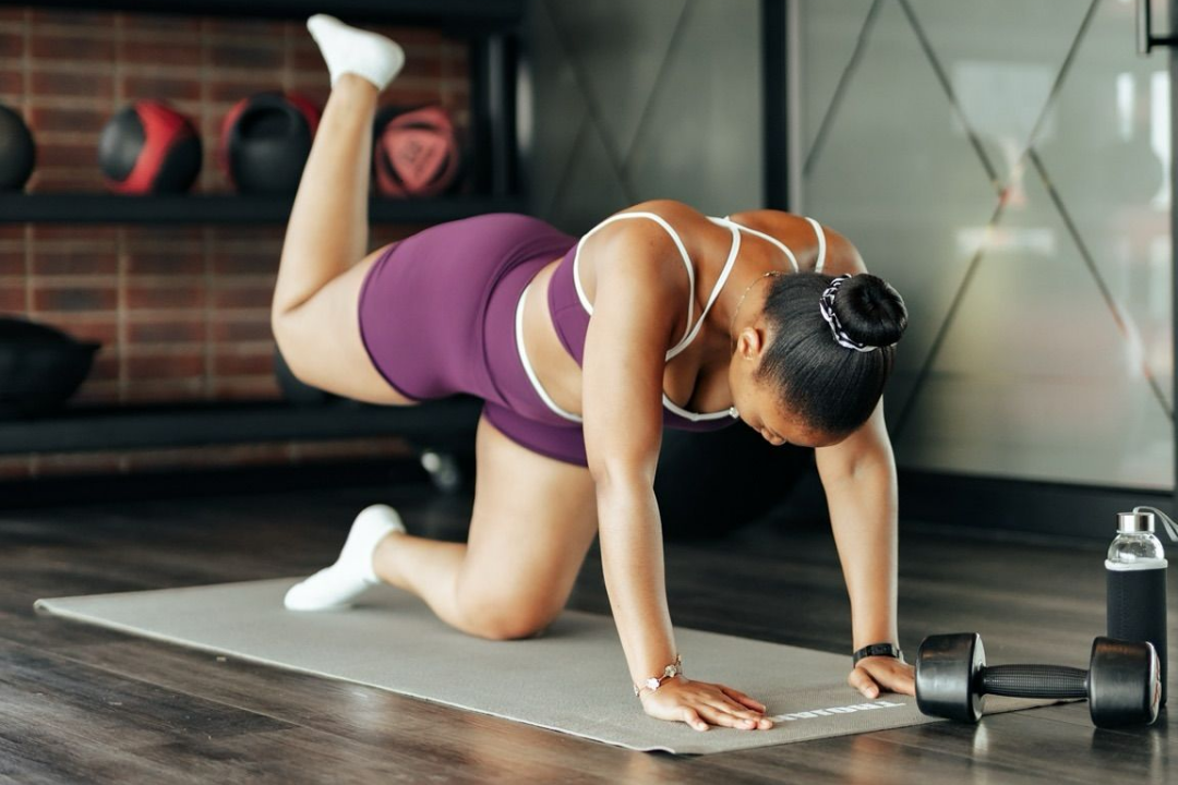 Treino para Emagrecer: 7 Exercícios Simples para Fazer em Casa